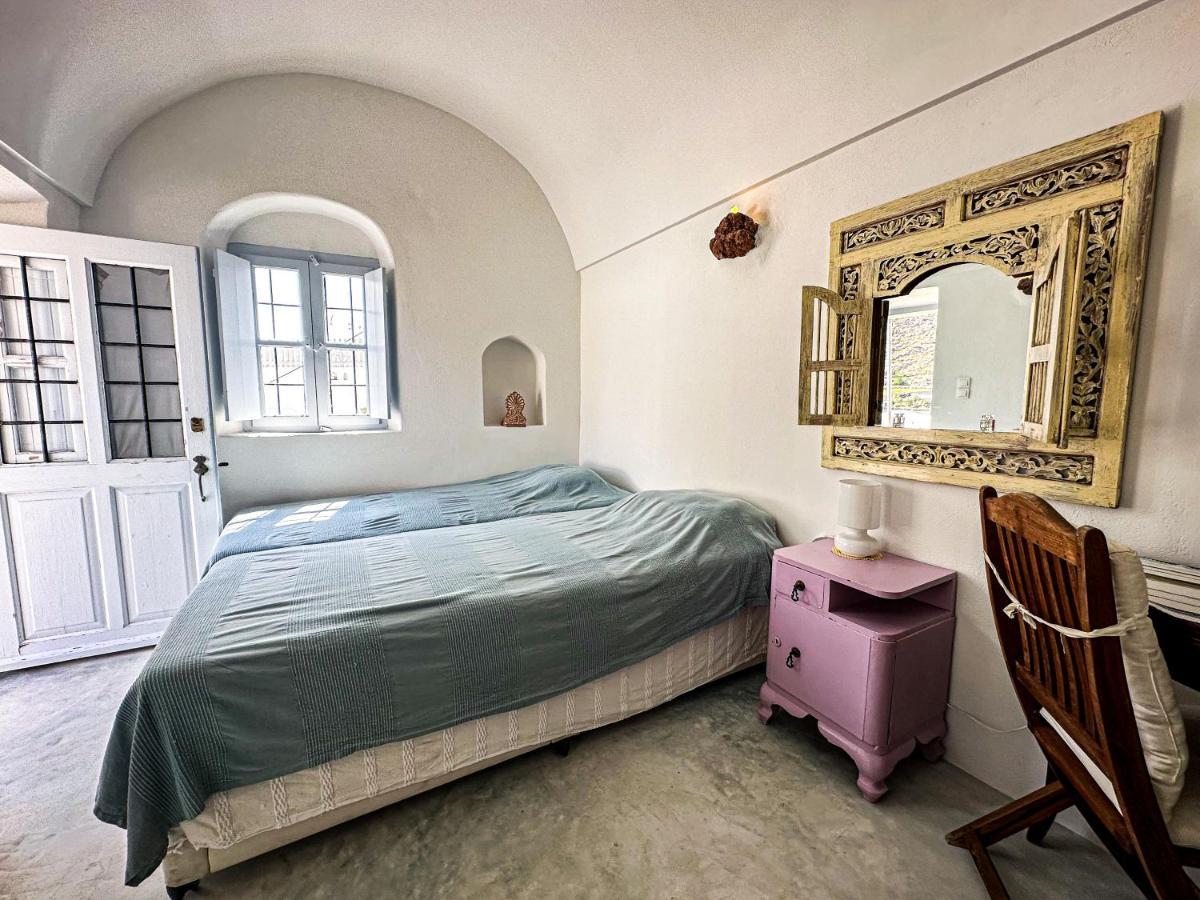Joseph X Traditional House In Castle - Double Emporio (Santorini)